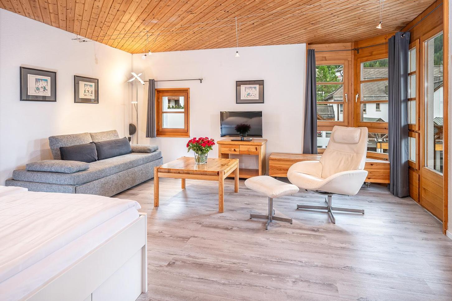 Schweizerhof Ferienwohnungen Lenzerheide 1 Room photo